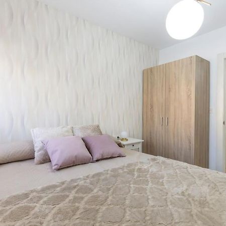 Neptuno Deluxe Apartment Granada Exterior photo